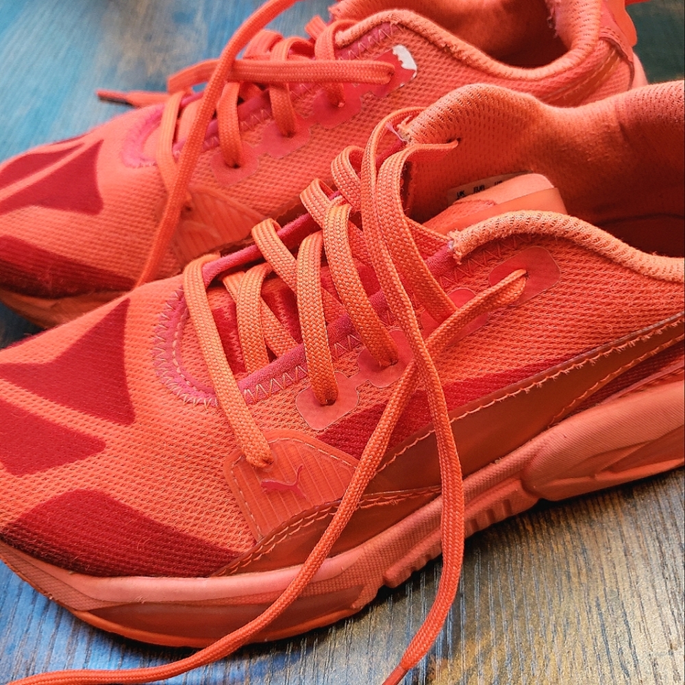 5.5 womens Puma lqdcell optic sheer orange sneakers
